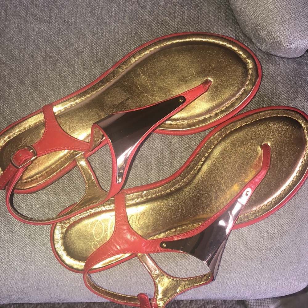 Coral Sandals, Gold, Fergie, 7.5